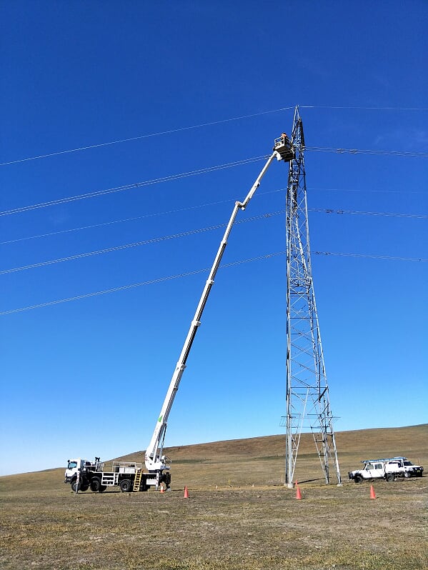 boom type towering 11-meter-tall platform cherry picker
