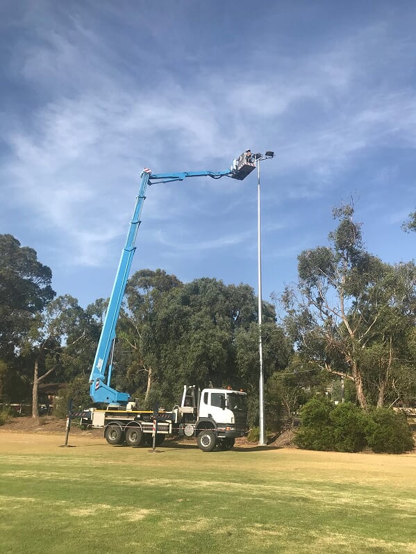 boom type cherry picker elevated work platform
