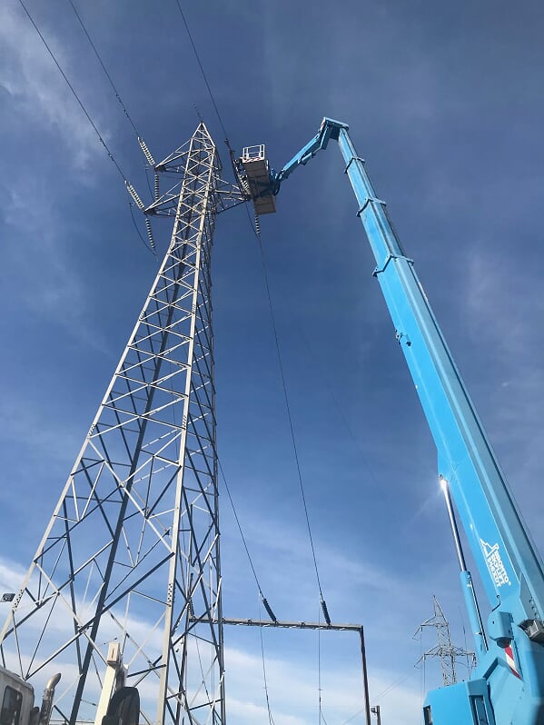 towering eleven-meter-plus platform boom type ewp telecommunications