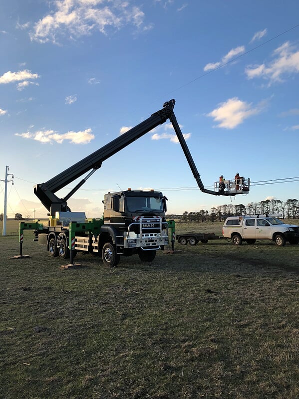 ladder raise cherry picker