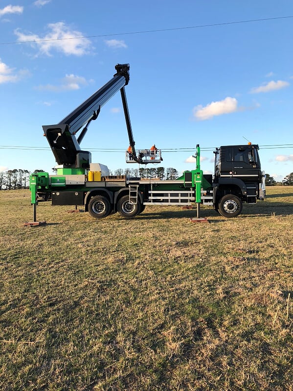 boom type elevating work platform