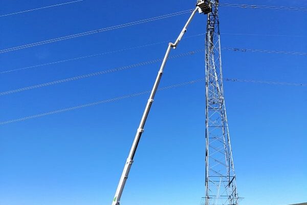 boom type towering 11-meter-tall platform cherry picker