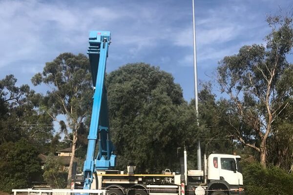 boom type elevating work platform trailer