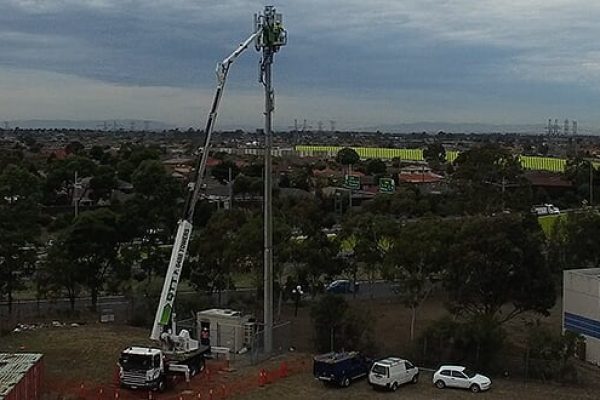 boom type elevated work platform