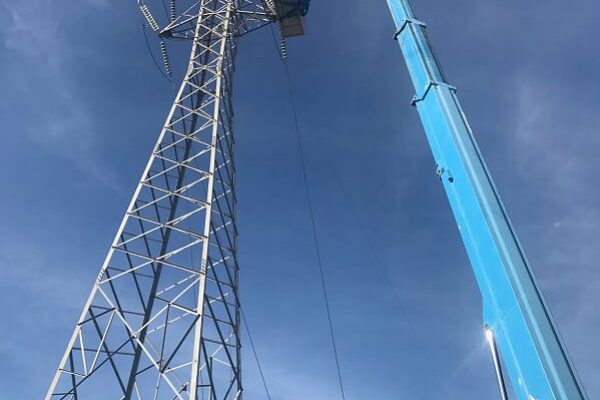 towering eleven-meter-plus platform boom type ewp telecommunications