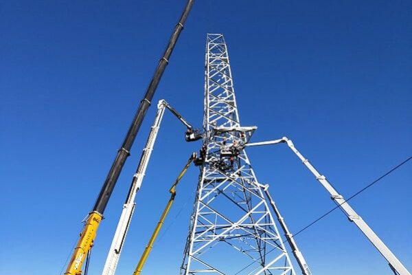 a towering 11-meter-tall platform cherry picker