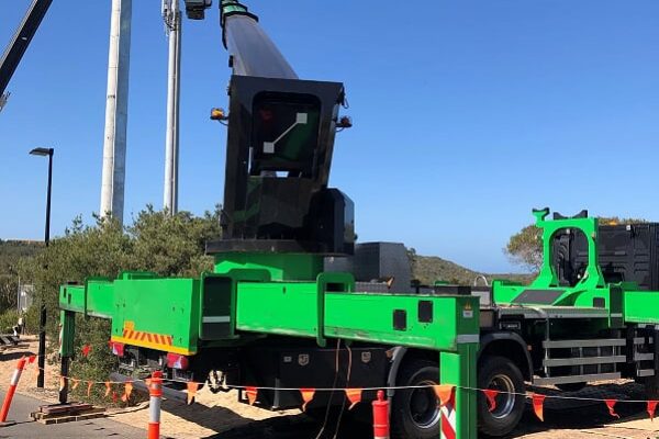 platform lift with a boom cherry picker