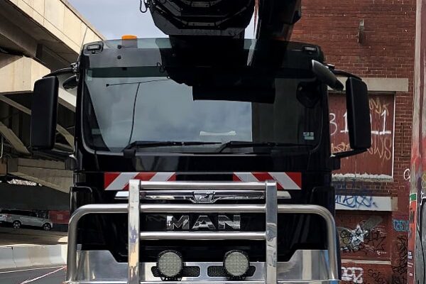 boom type elevating work platform cherry picker