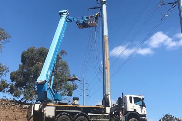 mobile elevated work platform safety