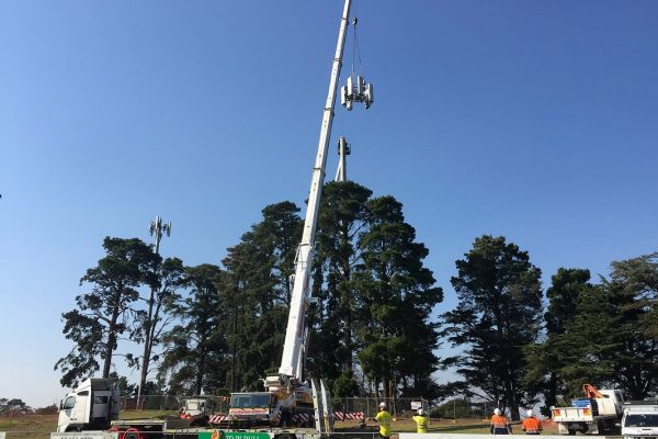 telecommunication cherry picker lift