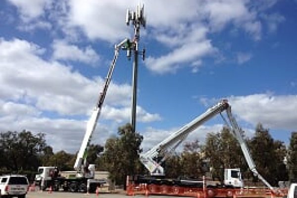 telecommunication trailer mounted cherry picker