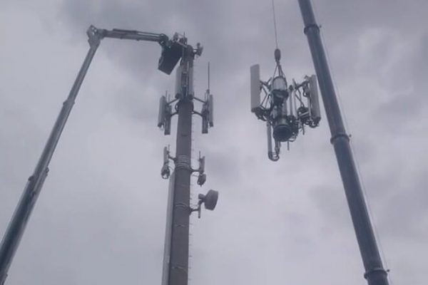 telecommunication elevated work platform